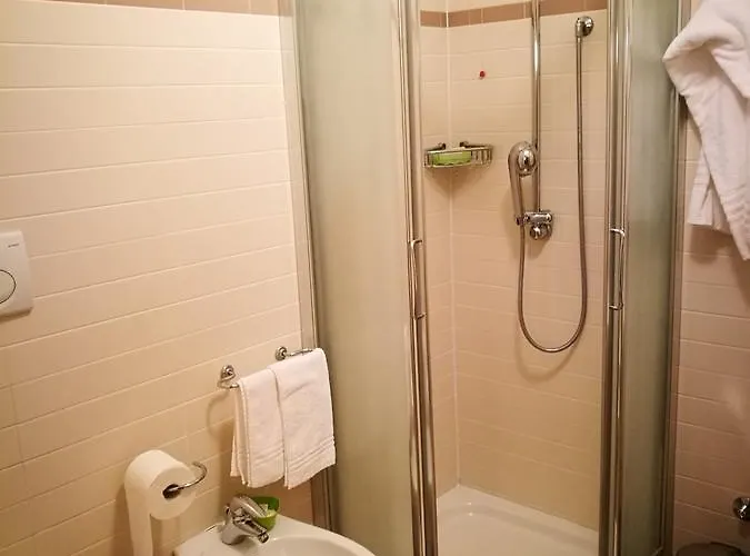 Ξενοδοχείο Capri Ponte nellʼAlpi